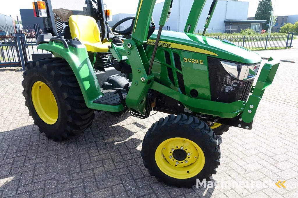 John Deere 3025E 4wd HST / 00220 Draaiuren / Voorlader