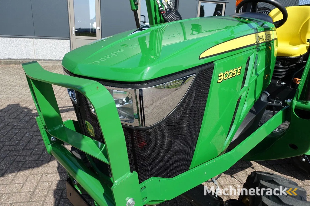 John Deere 3025E 4wd HST / 00220 Draaiuren / Voorlader