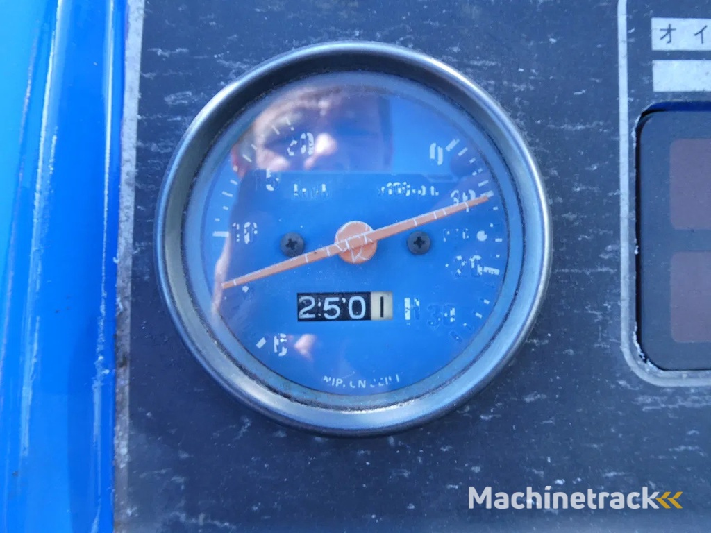 Iseki TU1700 4wd / 250 Draaiuren / Graaflaadcombinatie