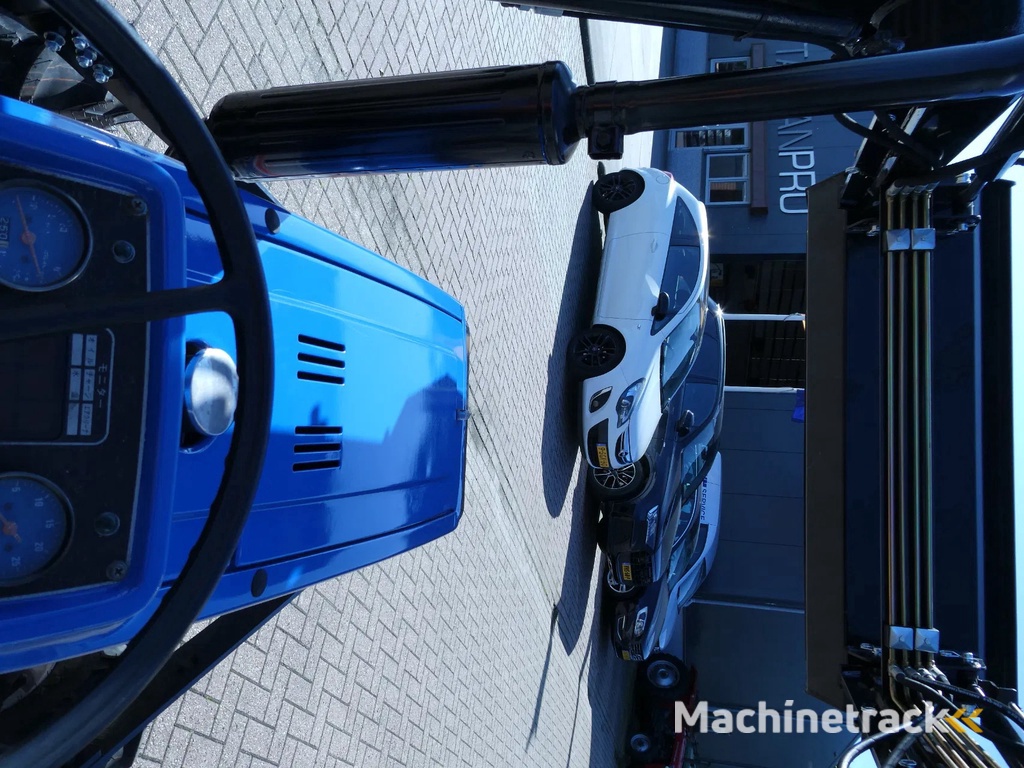 Iseki TU1700 4wd / 250 Draaiuren / Graaflaadcombinatie