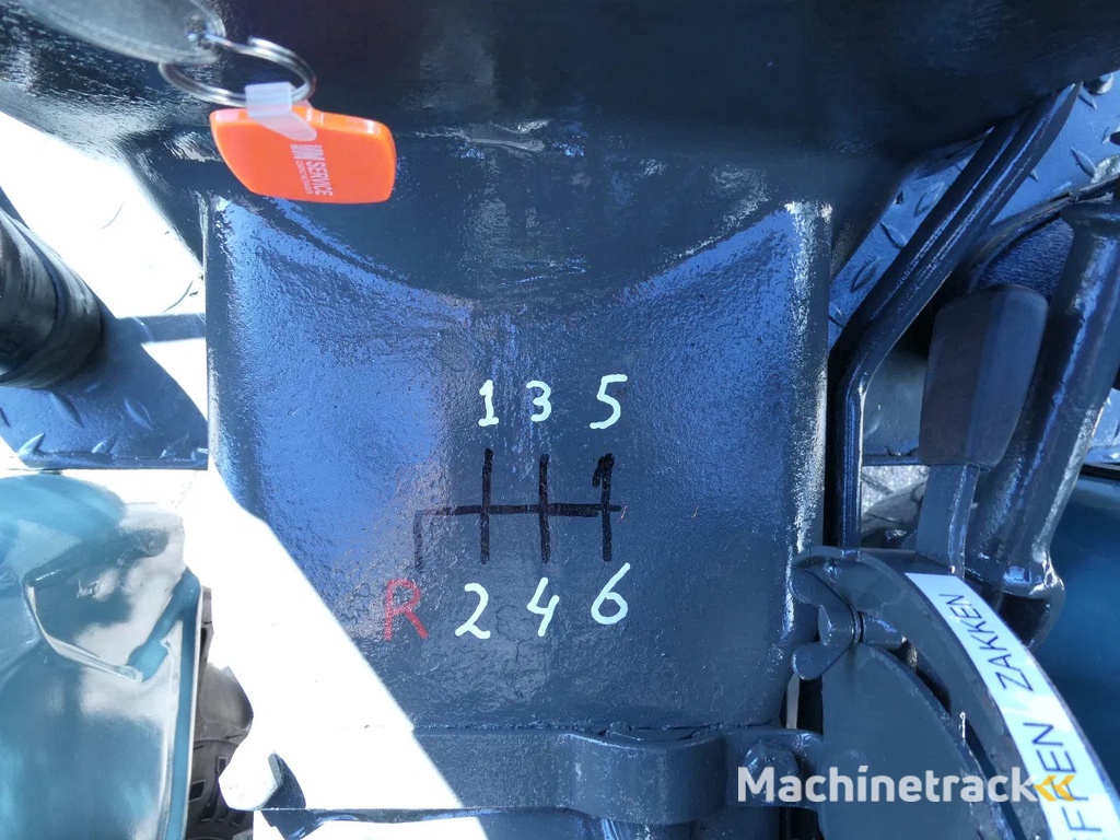 Eicher ES3705 2wd / 3666 Draaiuren / Smalspoortrekker