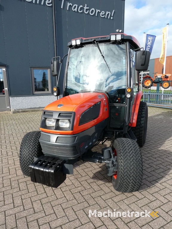 Kioti EX50 4wd HST / 02146 Draairuen / Fabriekscabine