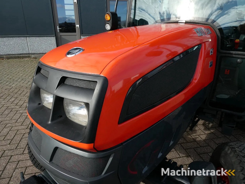 Kioti EX50 4wd HST / 02146 Draairuen / Fabriekscabine