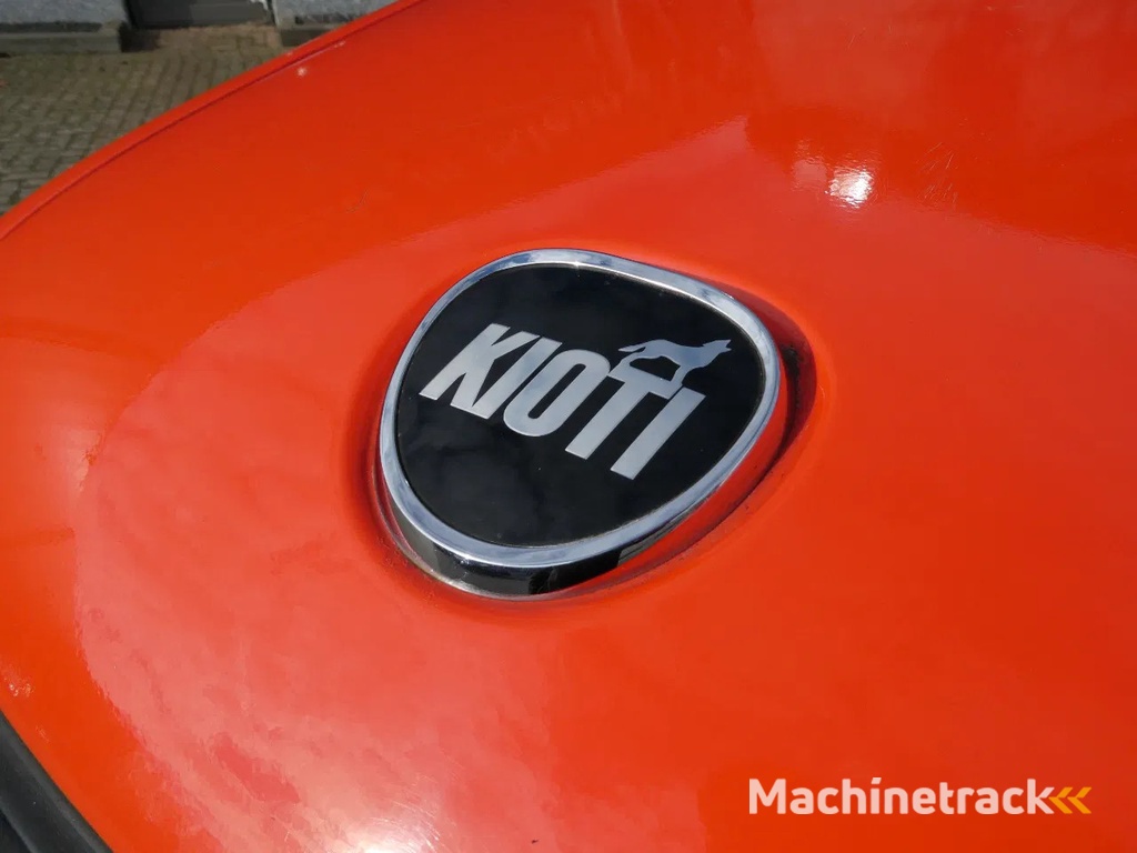 Kioti EX50 4wd HST / 02146 Draairuen / Fabriekscabine