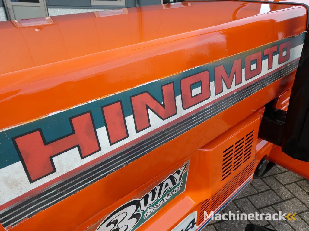 Hinomoto E1804 4wd / 1281 Draaiuren / Miditrekker