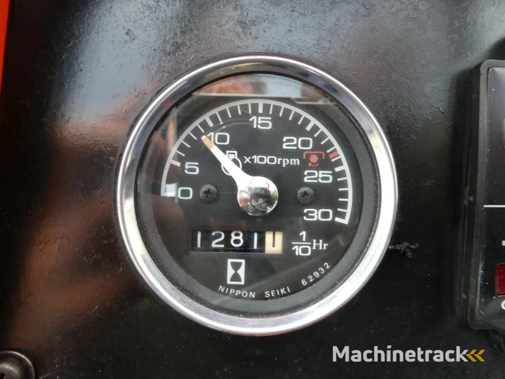 Hinomoto E1804 4wd / 1281 Draaiuren / Miditrekker