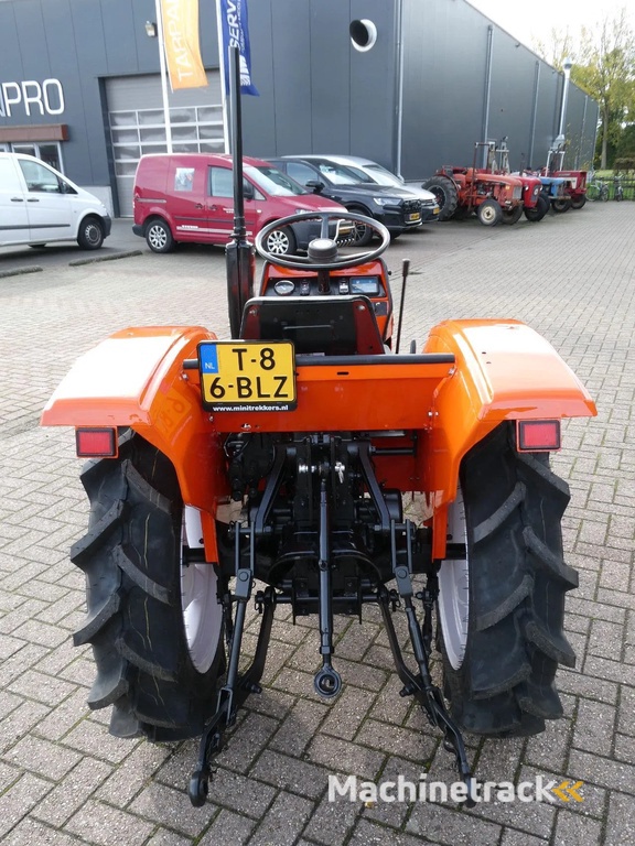 Hinomoto E1804 4wd / 1281 Draaiuren / Miditrekker