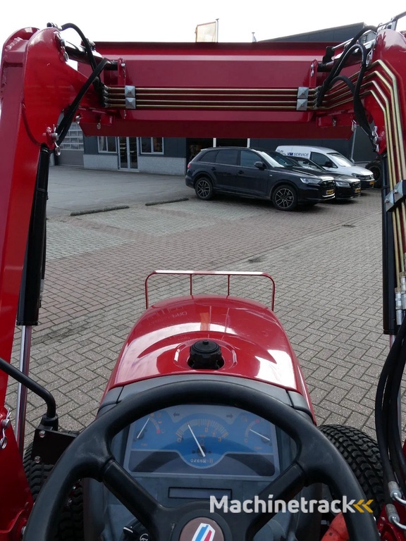 Shibaura ST330 4wd HST / 0266 Draaiuren / Voorlader