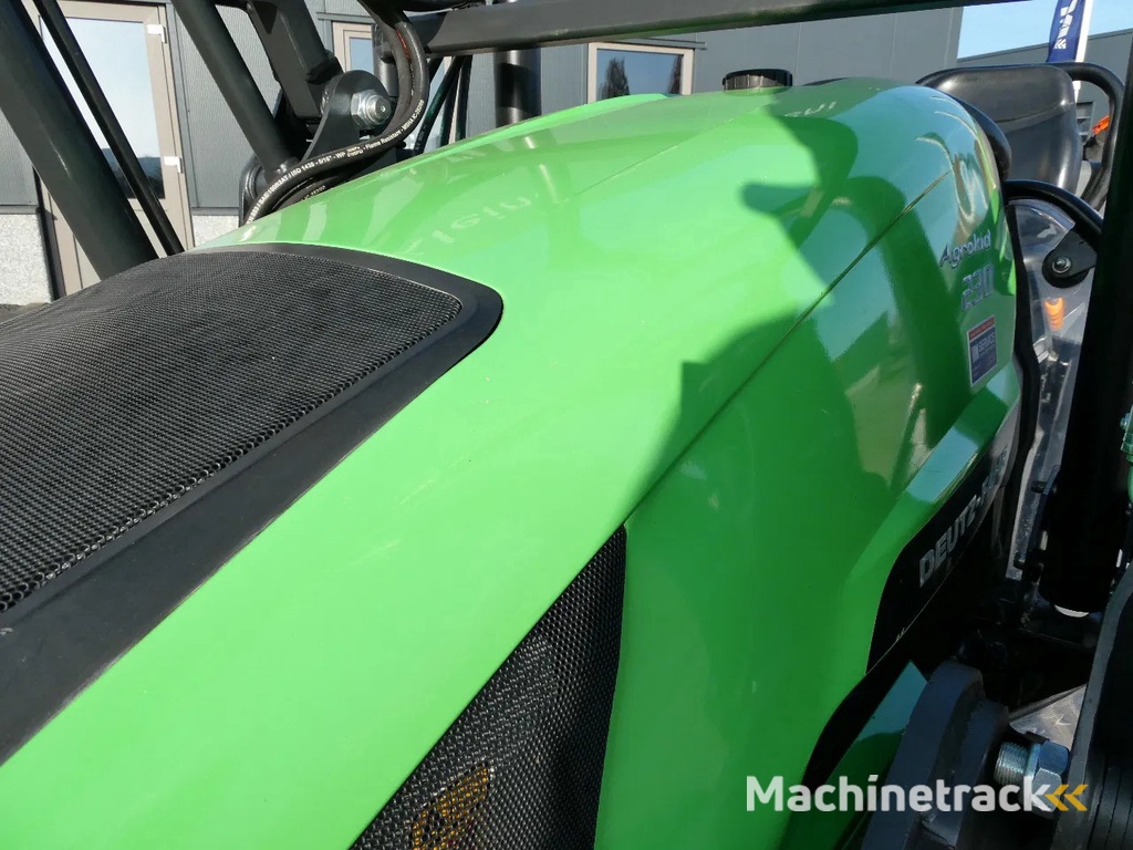 Deutz Agrokid 230 4wd / 02850 Draaiuren / Voorlader