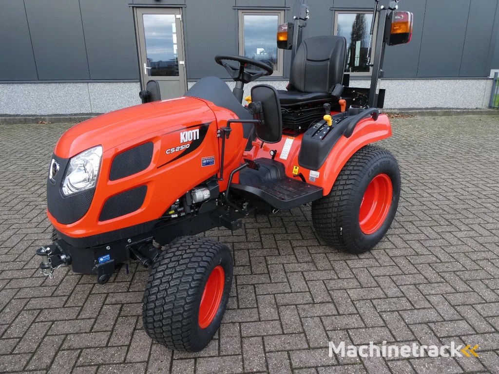 Kioti CS2510 4wd HST / 00001 Draaiuren / Hoge Gazonwielen