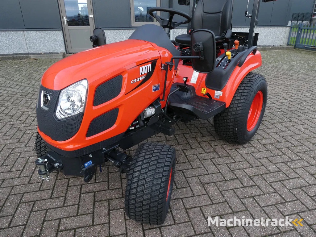 Kioti CS2510 4wd HST / 00001 Draaiuren / Hoge Gazonwielen