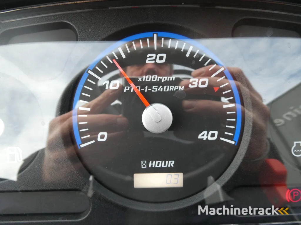 Kioti CS2510 4wd HST / 00001 Draaiuren / Hoge Gazonwielen