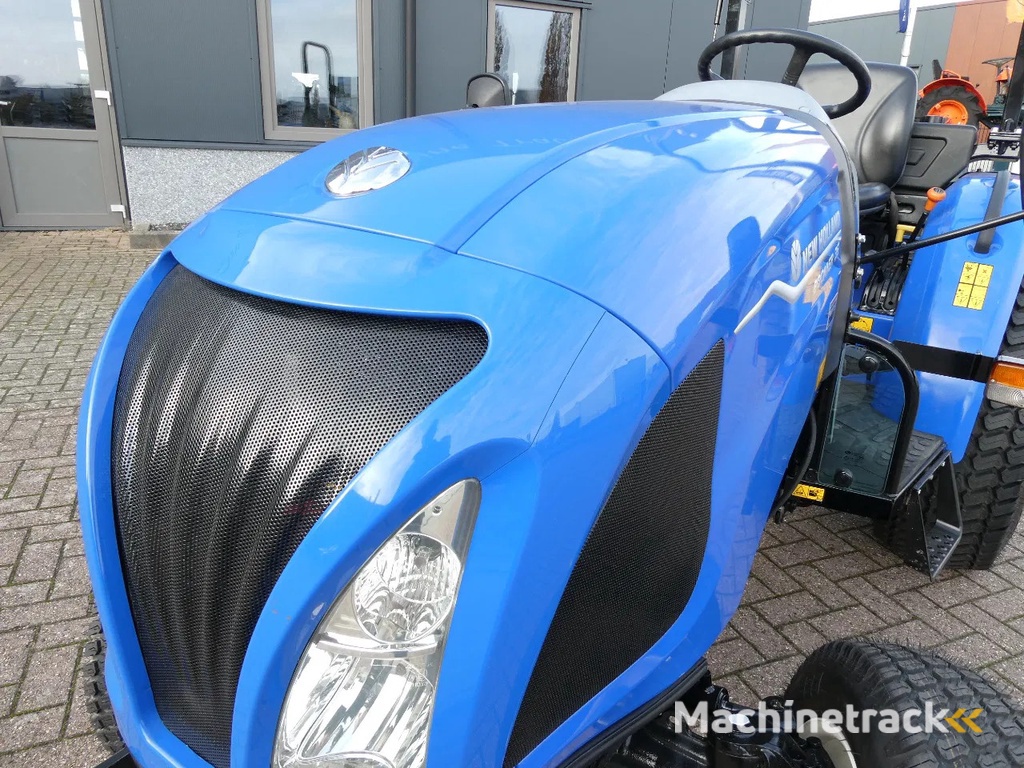 New Holland Boomer 35 4wd HST / 00750 Draaiuren / Automaat