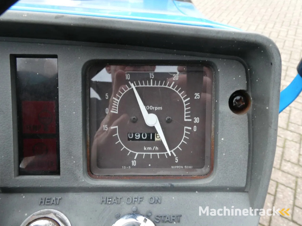 Mitsubishi MT2001 4wd / 0901 Draaiuren / 4 Cilinder