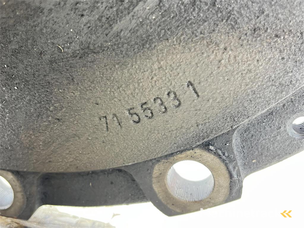 Krupp KMK 3045 Megatrak wheel hub