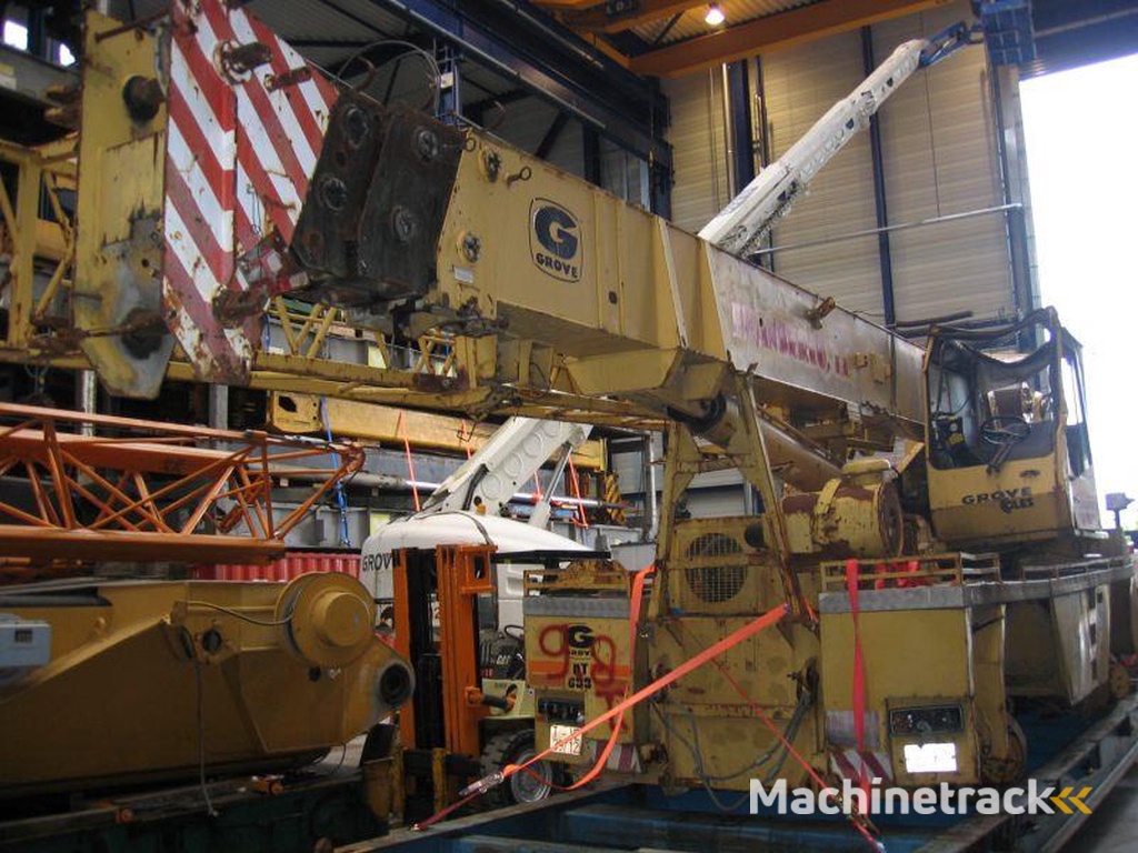 Grove AT 633 for parts