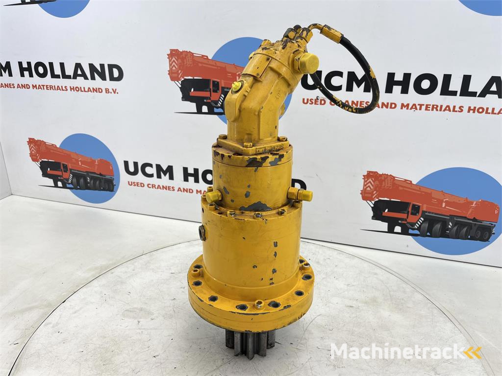 Grove GMK 2035 slewing gear