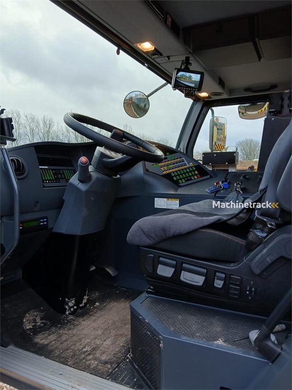 Liebherr LTM 1300-6.3