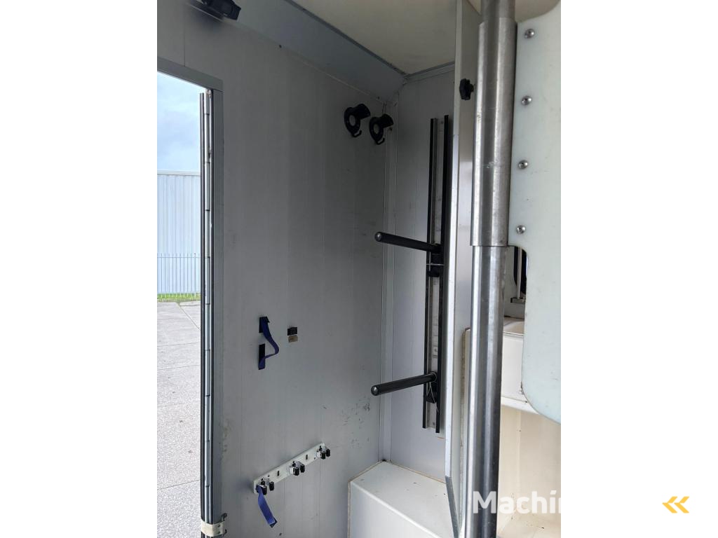 A.B.C. 2-prds Roelofs Renault wagen