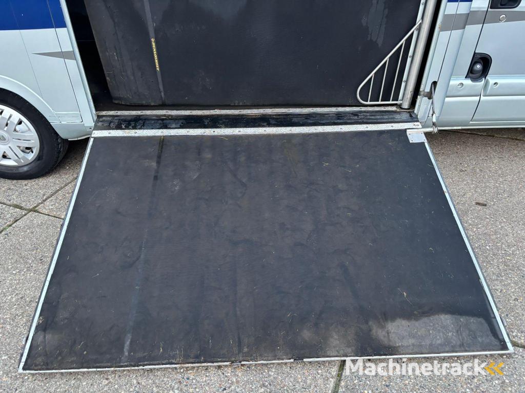 A.B.C. 2-prds Roelofs Renault wagen