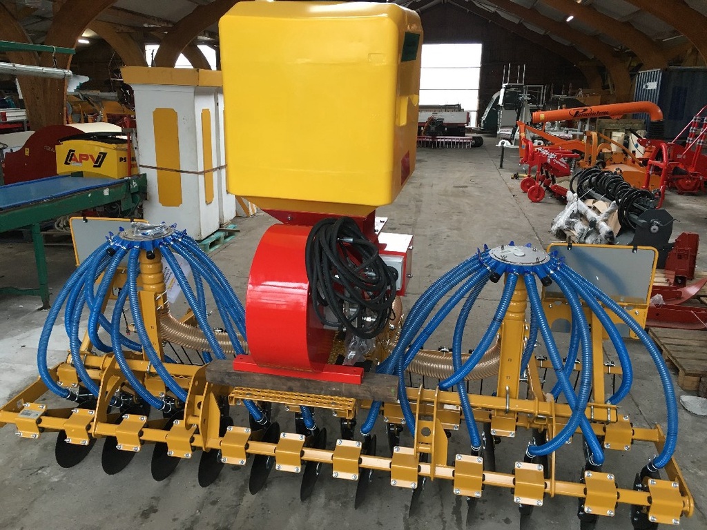 ALPEGO / TECHNIEK zaaimachine elementen 32 voor de torenverdeler en 24 zaaielementen