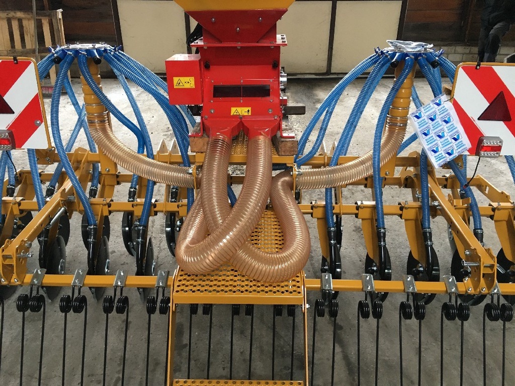 ALPEGO / TECHNIEK zaaimachine elementen 32 voor de torenverdeler en 24 zaaielementen