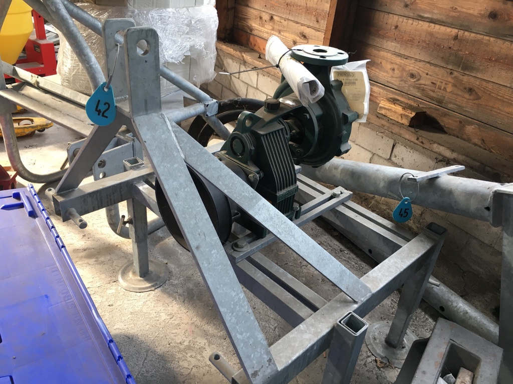 pomp op aftakas caprari D2/40A MEC