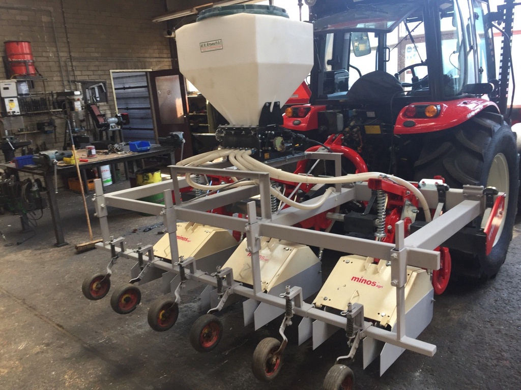 Multifit doorzaaien kruidige gewassen verschillden soorten bakjes frees