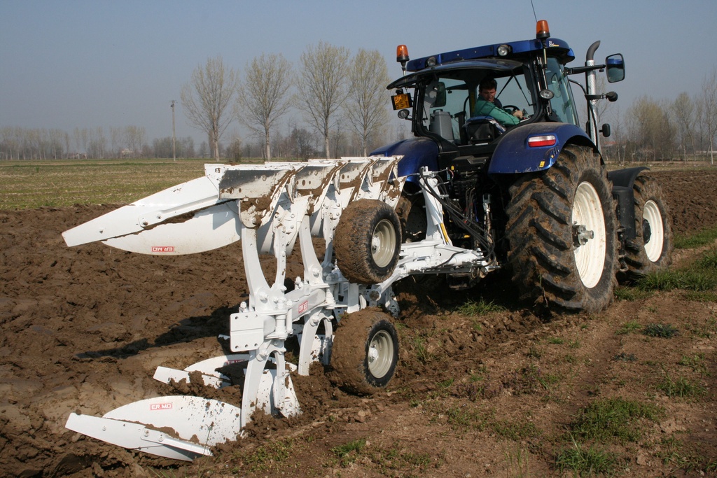 Kramer ERMO ploeg diepploeg on land eco diep ploeg