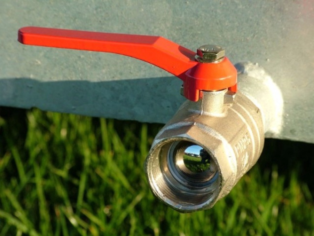 Waterbakken op zonne energie van 200 tot en met 90