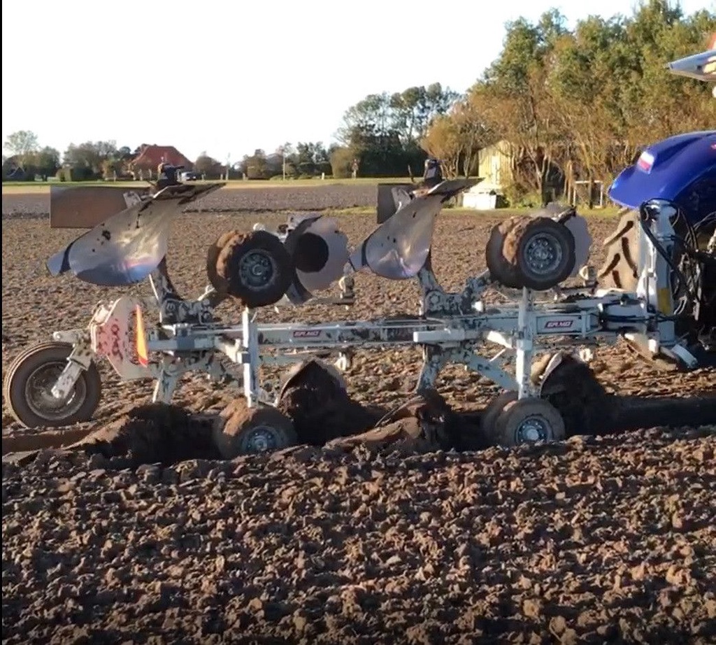 Kramer ERMO Panter 2 schaar zandploeg met voorschaar