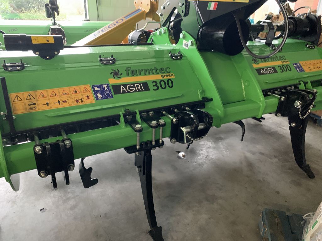 Diversen Farmtec roterende spitmachines nieuw en gebruikt