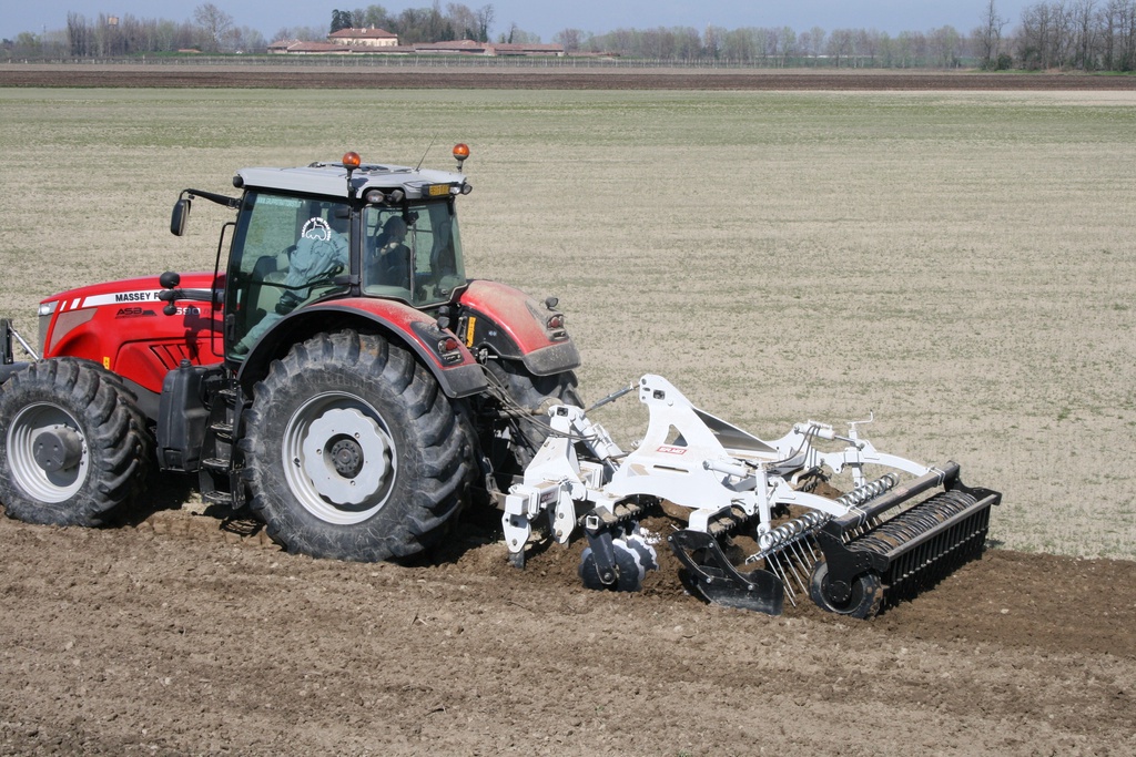 Kramer ERMO ploeg diepploeg on land eco diep ploeg
