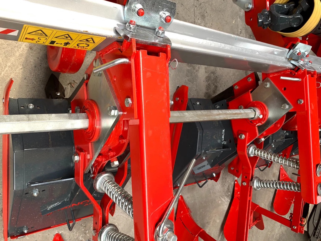 Minos KRAMER MINOS AGRI 4 rij rijenfrees met aanaarders