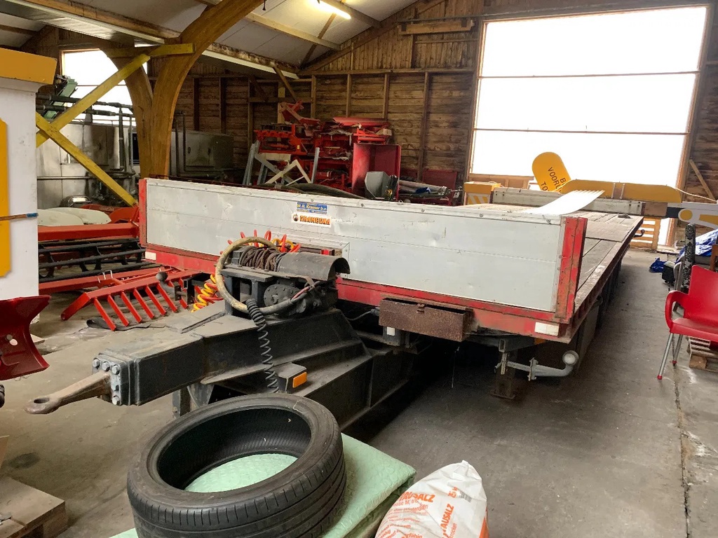 Netam-Fruehauf Aanhanger vrachtwagen met hydraulische lier