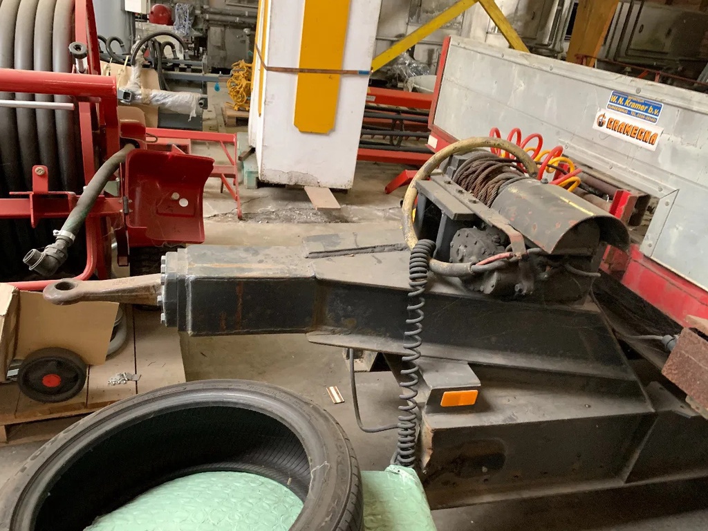 Netam-Fruehauf Aanhanger vrachtwagen met hydraulische lier