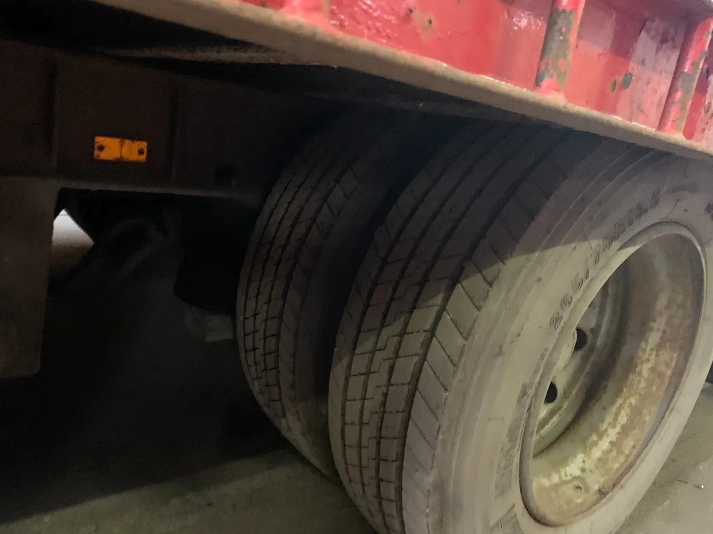 Netam-Fruehauf Aanhanger vrachtwagen met hydraulische lier