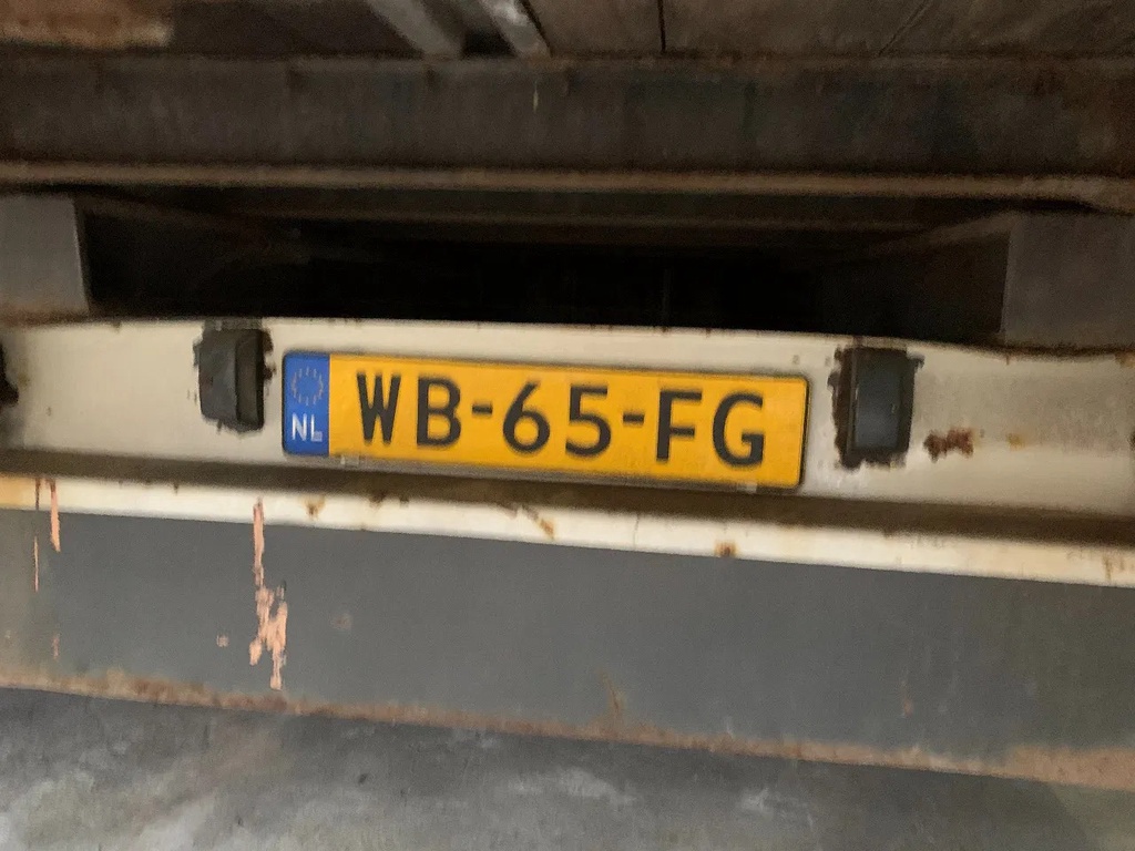 Netam-Fruehauf Aanhanger vrachtwagen met hydraulische lier