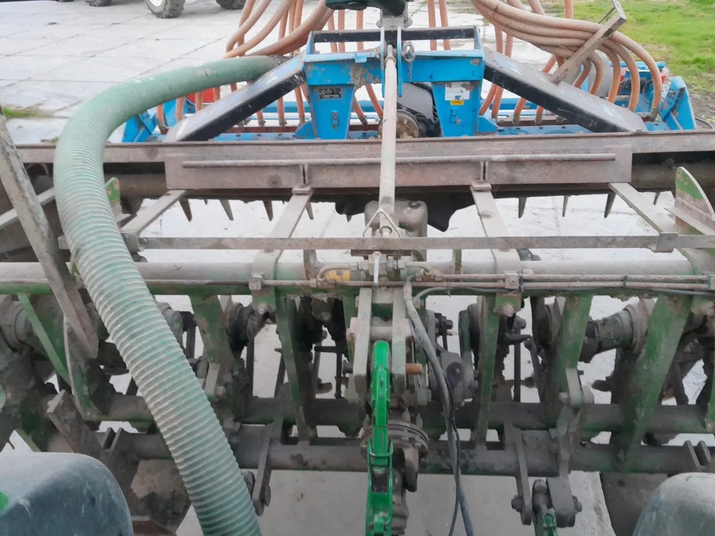 Celli Spitzaai combinatie spitmachine rotoreg zaai verdeel installatie