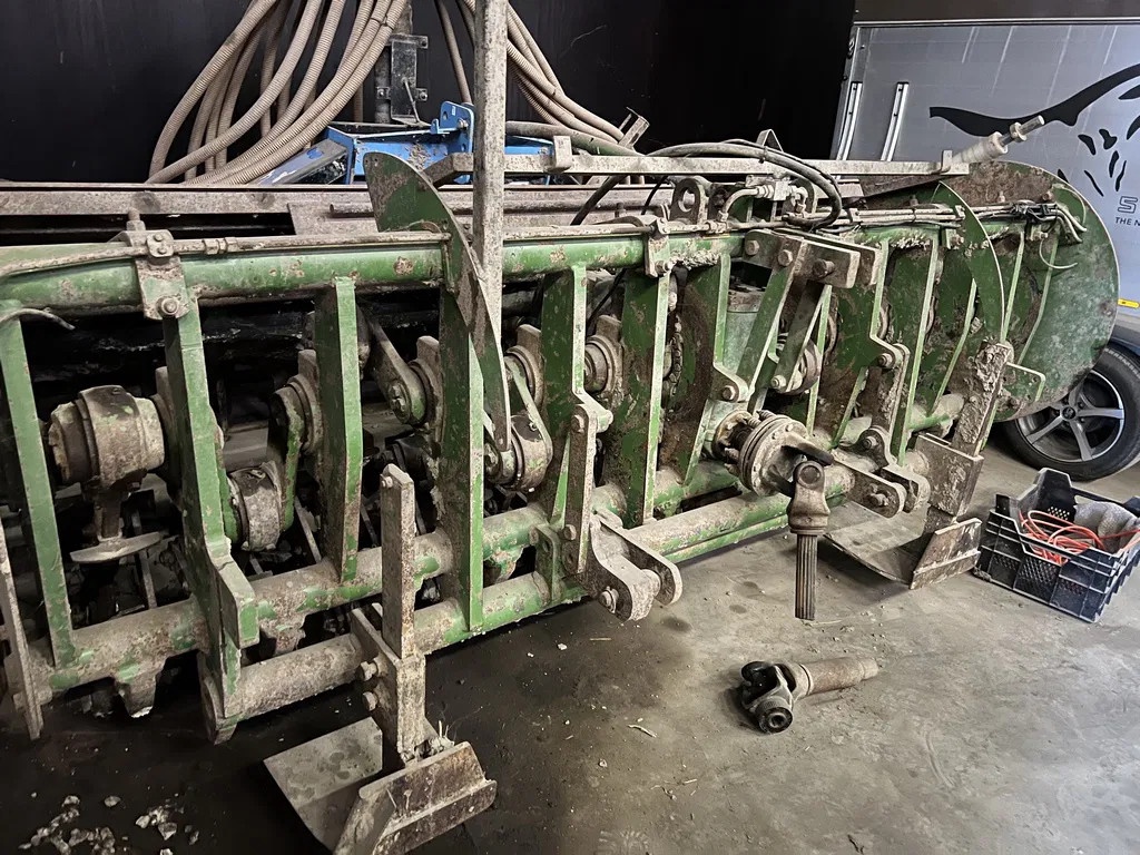 Celli Spitzaai combinatie spitmachine rotoreg zaai verdeel installatie