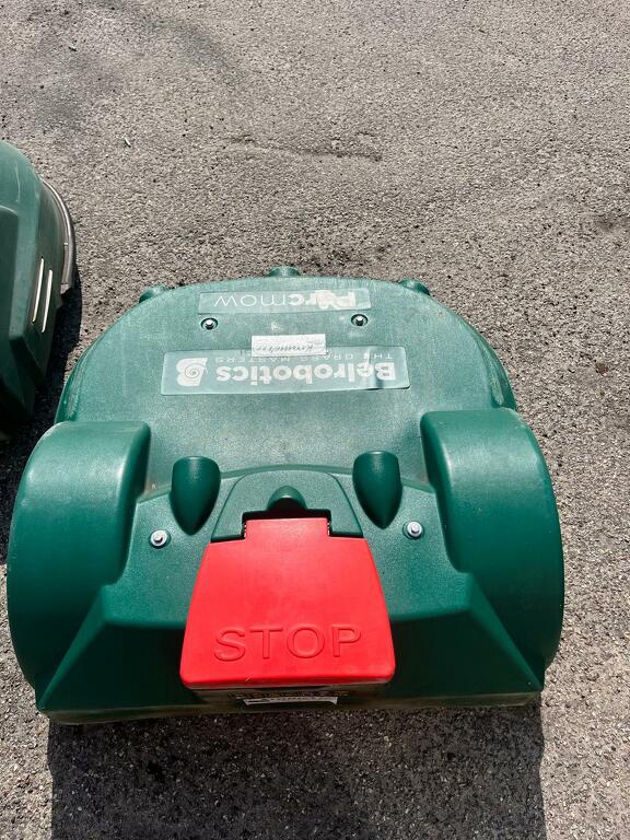 Gebruikte BELROBOTICS robotmaaiers met laadstation - USED BELROBOTICS - export - 20 ha