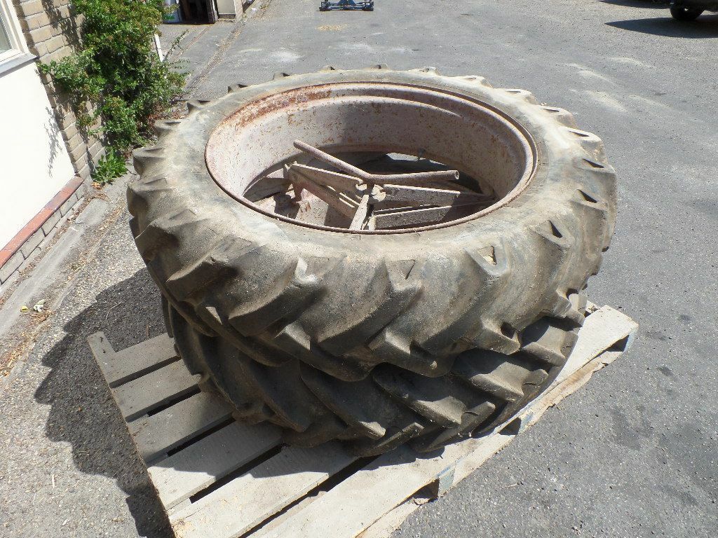 Banden Dubbel lucht 12.4/11-36