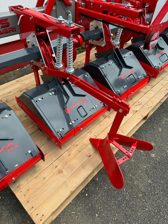 KRAMER MINOS bakjes frees rijenfrees opklapbaar  4.8 meter breed 7 stuks met aanaarders