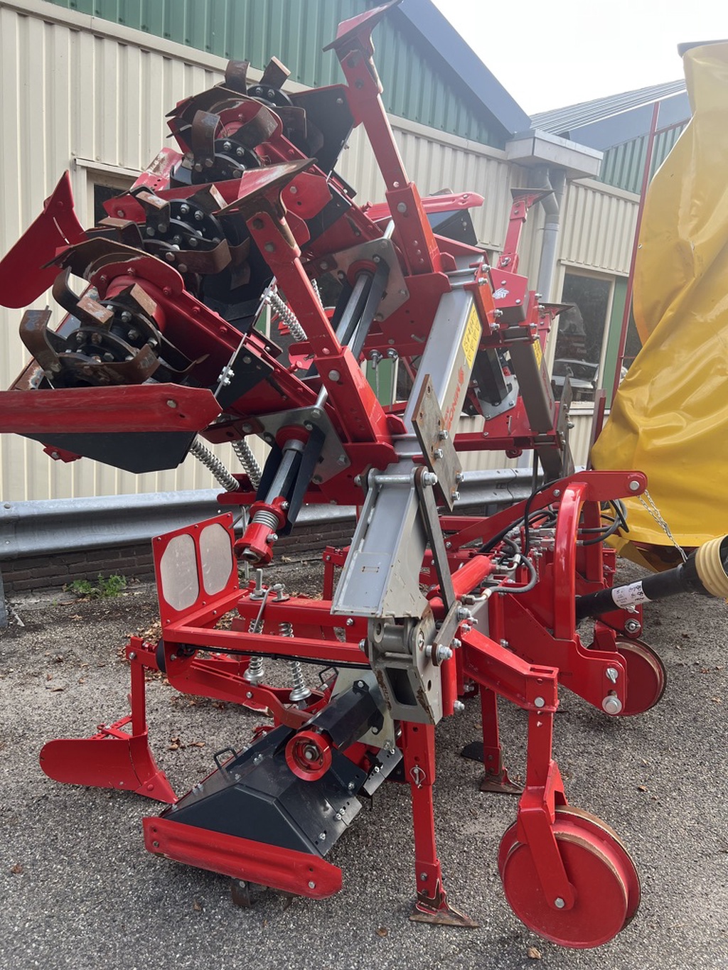 KRAMER MINOS bakjes frees rijenfrees opklapbaar  4.8 meter breed 7 stuks met aanaarders