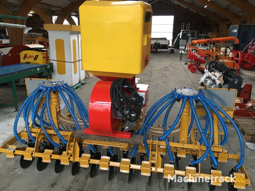 ALPEGO / TECHNIEK zaaimachine elementen 32 voor de torenverdeler en 24 zaaielementen