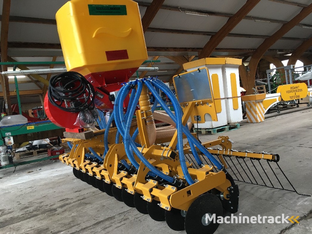 ALPEGO / TECHNIEK zaaimachine elementen 32 voor de torenverdeler en 24 zaaielementen