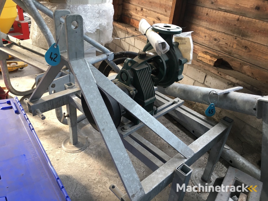 pomp op aftakas caprari D2/40A MEC