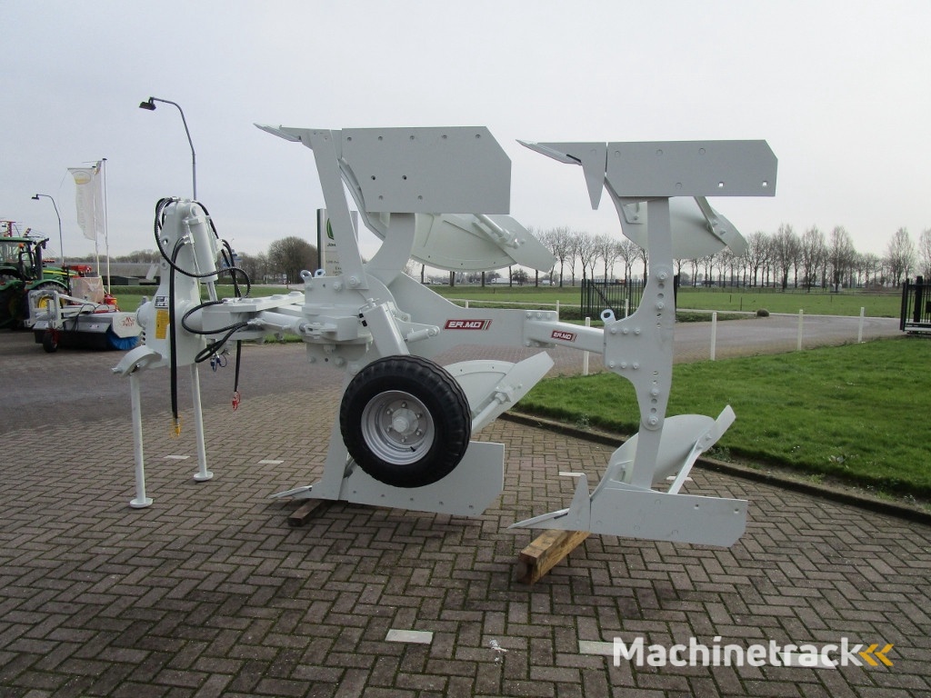 Kramer ERMO Diepploeg kramer ermo 1 schaar of meer demo beschikbaar diepploeg onland en in de veur