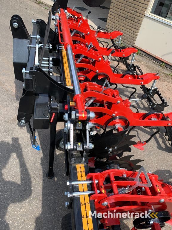 KRAMER MINOS rijen schoffel 4.5 meter hydraulisch opklapbaar