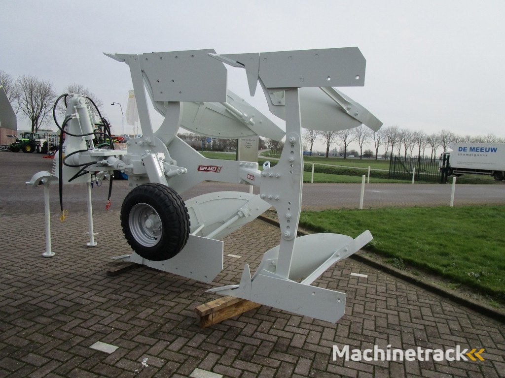 Kramer ERMO Diepploeg kramer ermo 1 schaar of meer demo beschikbaar diepploeg onland en in de veur